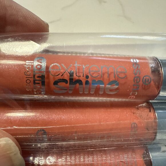 Lot Of 3 Essence Extreme Shine Volume Lipgloss 06 Candy Shop New - Picture 3 of 4